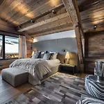 Chalet De Luxe Avec Jacuzzi, Salle Cinema Et Piscine Au Centre De - Fr-1-569-10 *