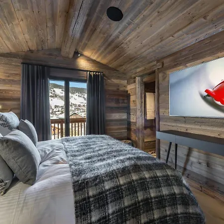 De Luxe Avec Jacuzzi, Salle Cinema Et Piscine Au Centre De - Fr-1-569-10 בקתה