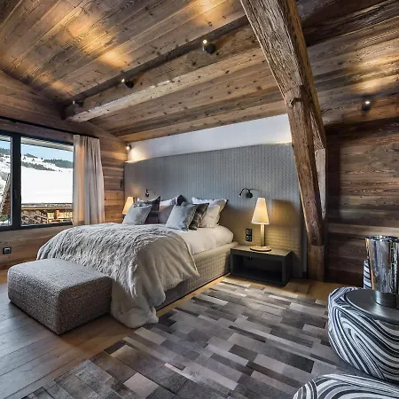 Chalet De Luxe Avec Jacuzzi, Salle Cinema Et Piscine Au Centre De - Fr-1-569-10 *