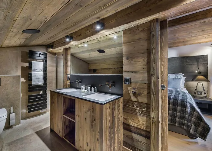 Chalet De Luxe Avec Jacuzzi, Salle Cinema Et Piscine Au Centre De - Fr-1-569-10 Megève